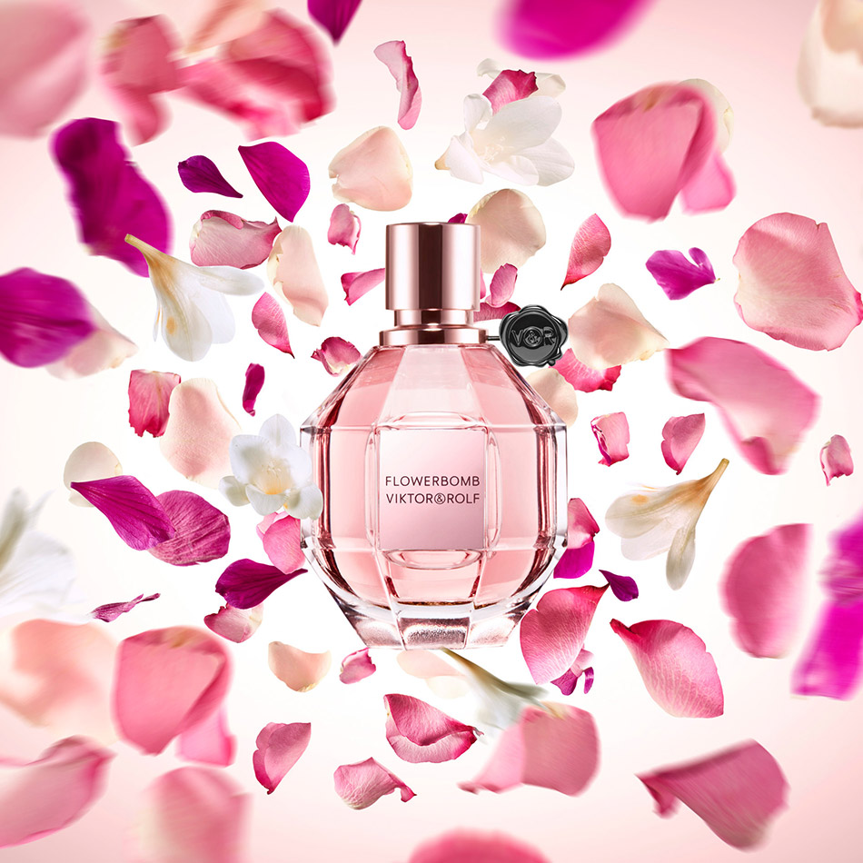 عطر زنانه ویکتور اند رولف فلاور بمب-Viktor Rolf Flower Bomb